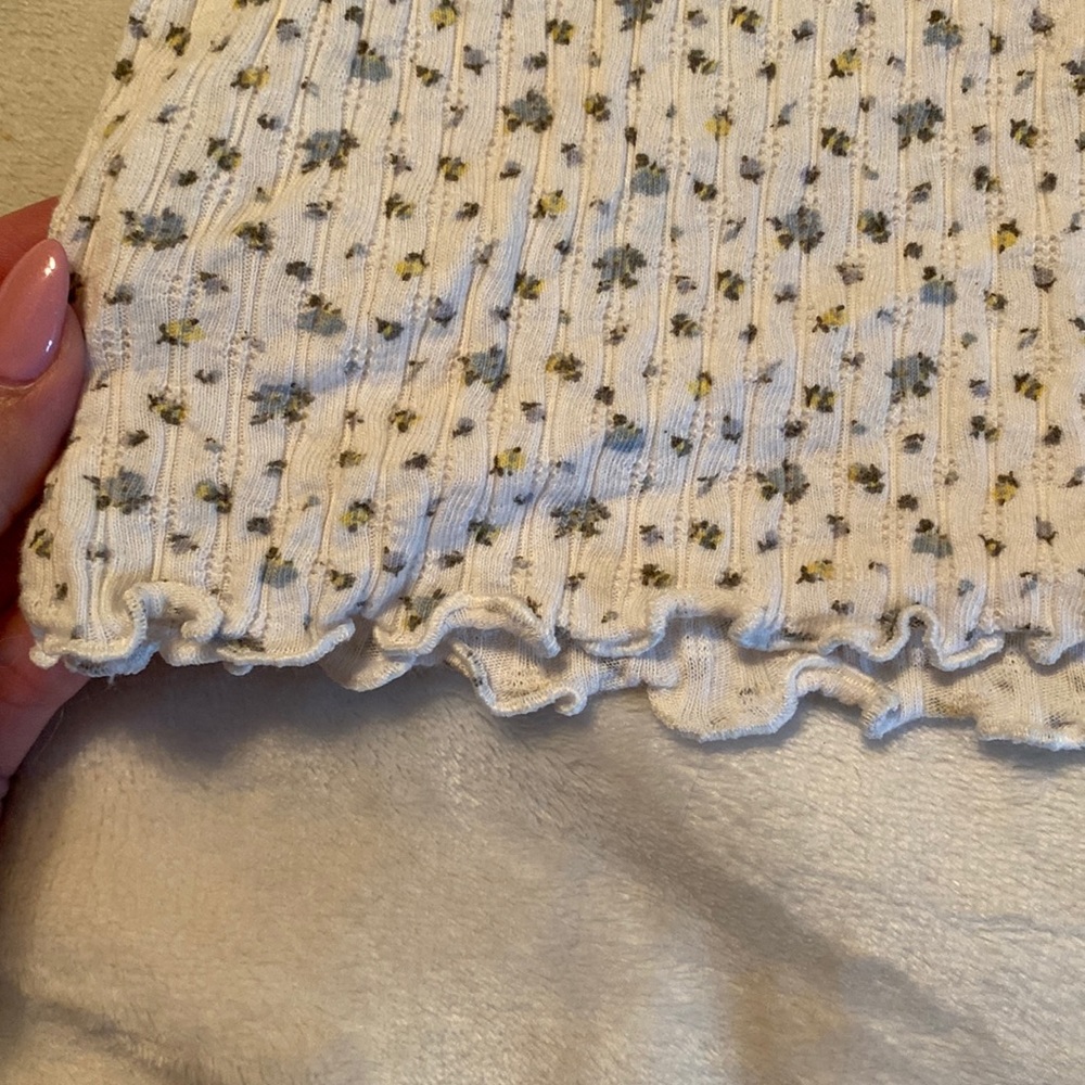 AE Ribbed Scalloped Tee - Picture 3 of 4
